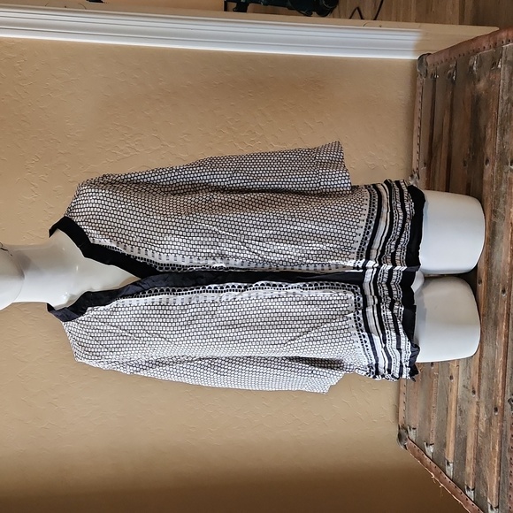 Cynthia Rowley Tops - EUC Black and White Blouse (222)